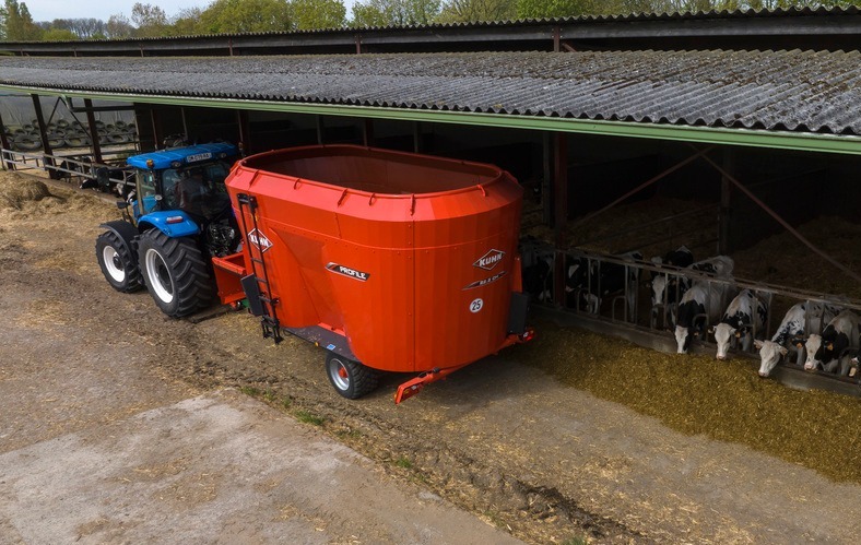 Kuhn mélangeuses trainées, automotrices et stationnaires