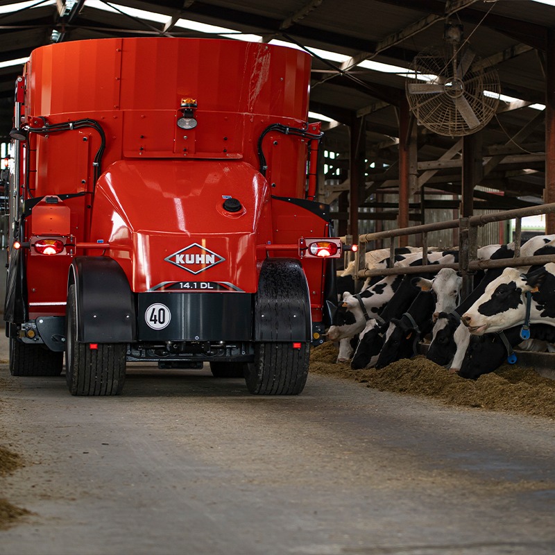 Kuhn mélangeuses trainées, automotrices et stationnaires